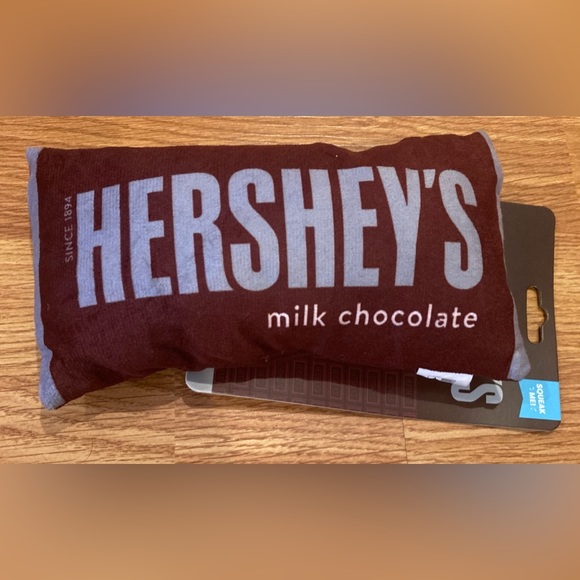 Hershey’s Dog squeaky toy - Picture 2 of 5